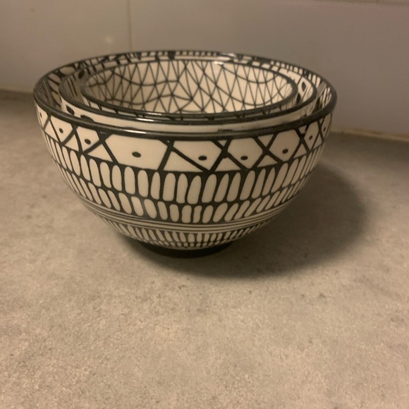 Short Stories Nesting Bowls Black/White Pattern - Picture 3 of 4